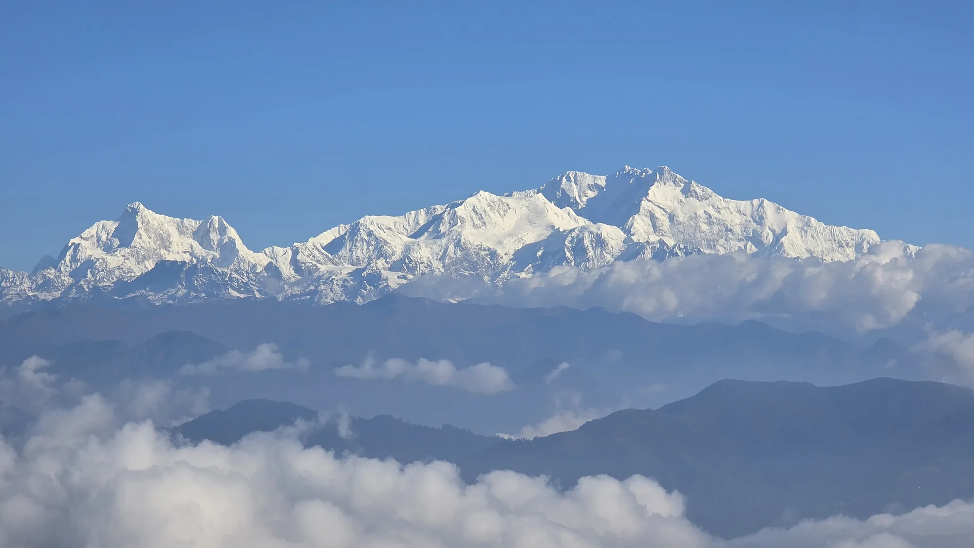 Kanchenjunga range seen from Tonglu